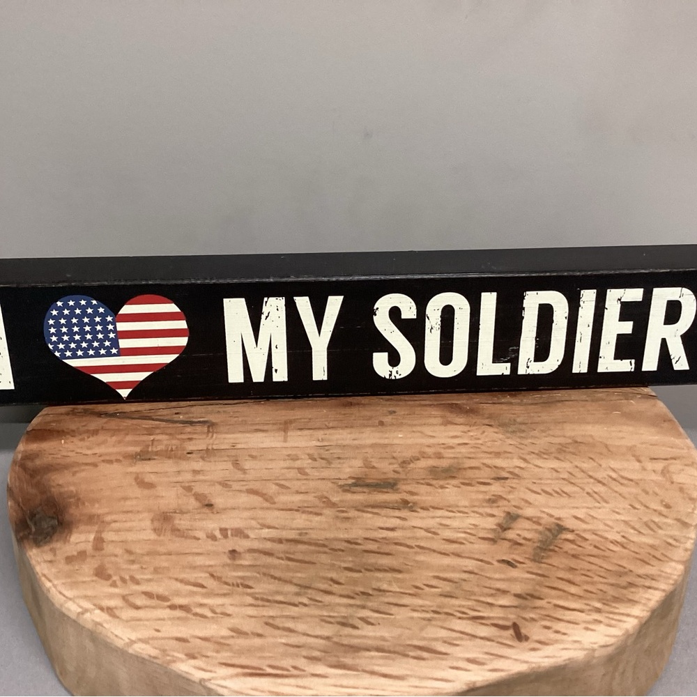 🔵 I ❤️ My Soldier - Beautiful Patriotic Home Decor for Mom, Wife, Son, Daughter - Picture 2 of 11